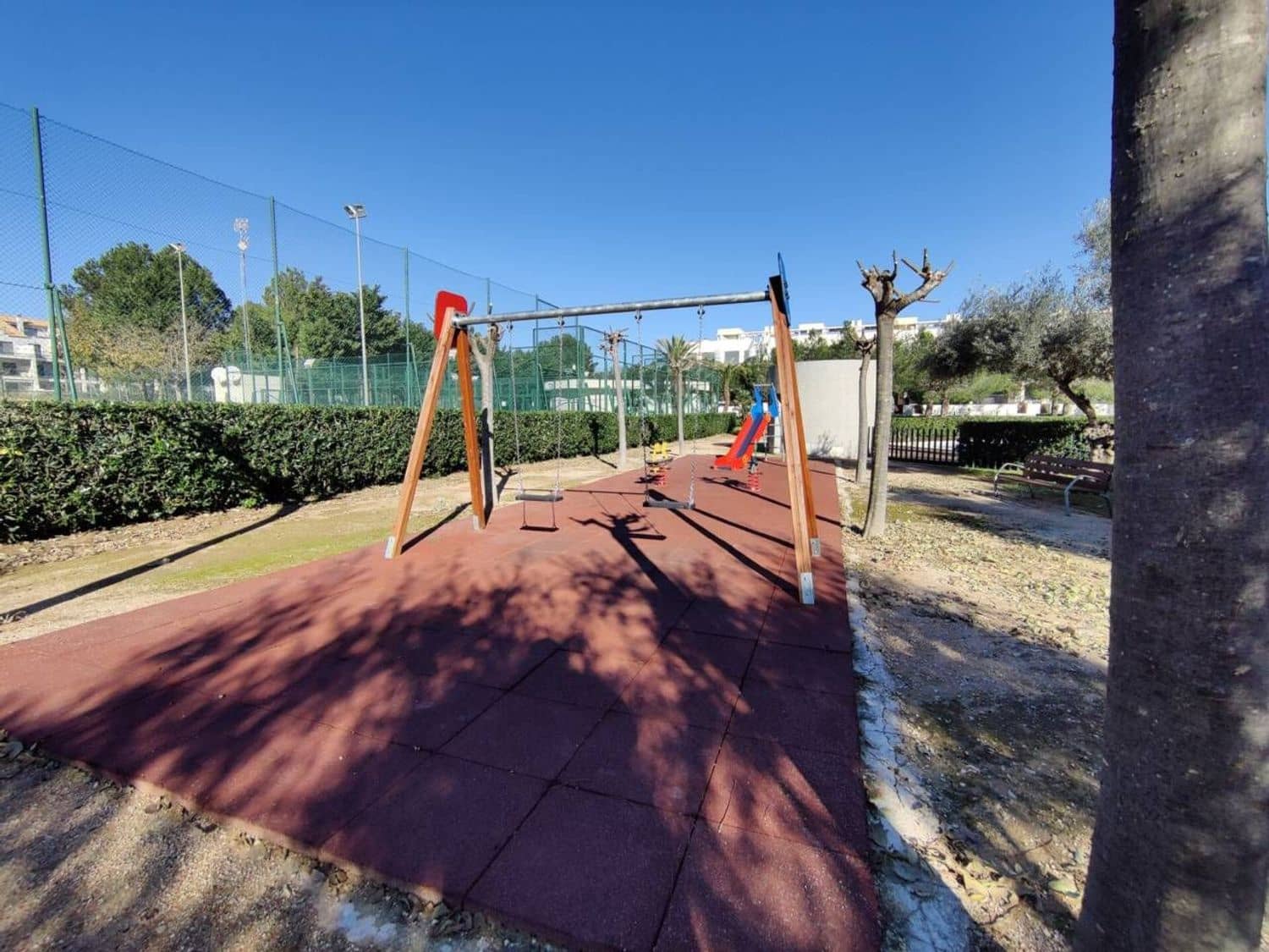Casa de 3 habitaciones en Sant Jordi en alquiler con piscina garaje - 1.200 € (Ref: 9872935)