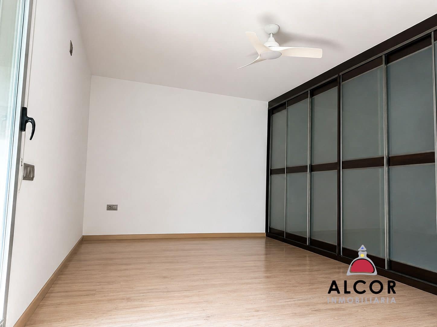 2 bedroom Apartment for sale in Benicarlo with garage - € 180,000 (Ref: 10011091)