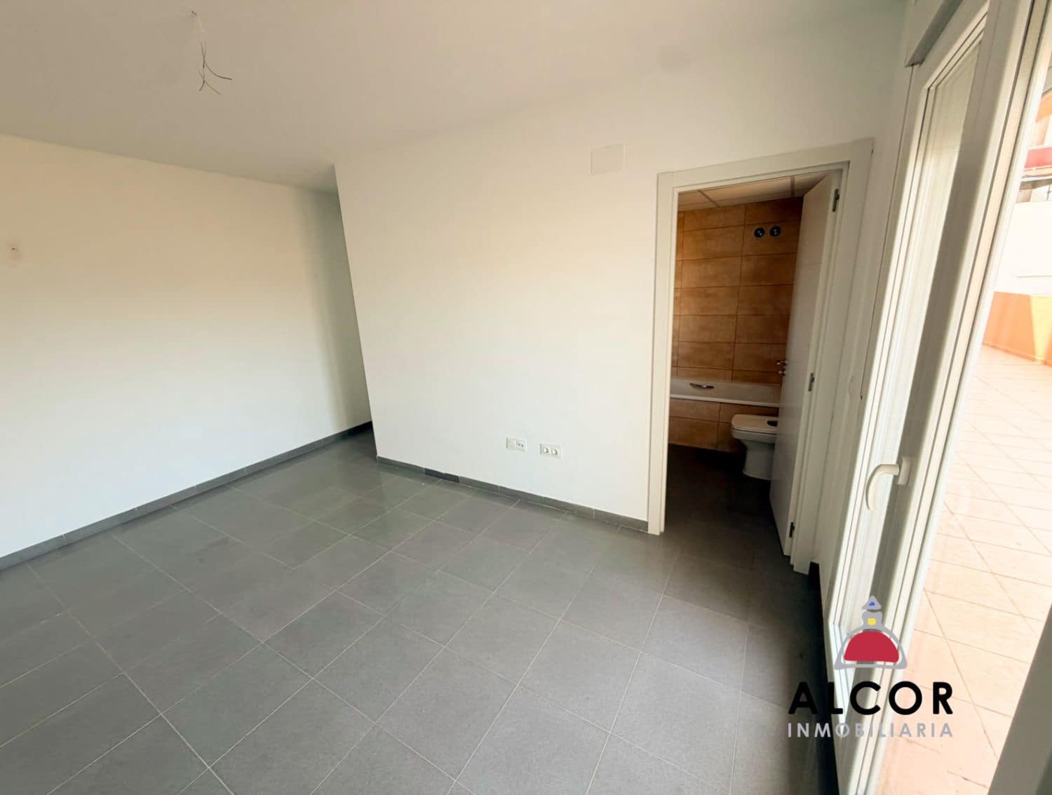 3 bedroom Flat for sale in Benicarlo with garage - € 150,000 (Ref: 10012940)