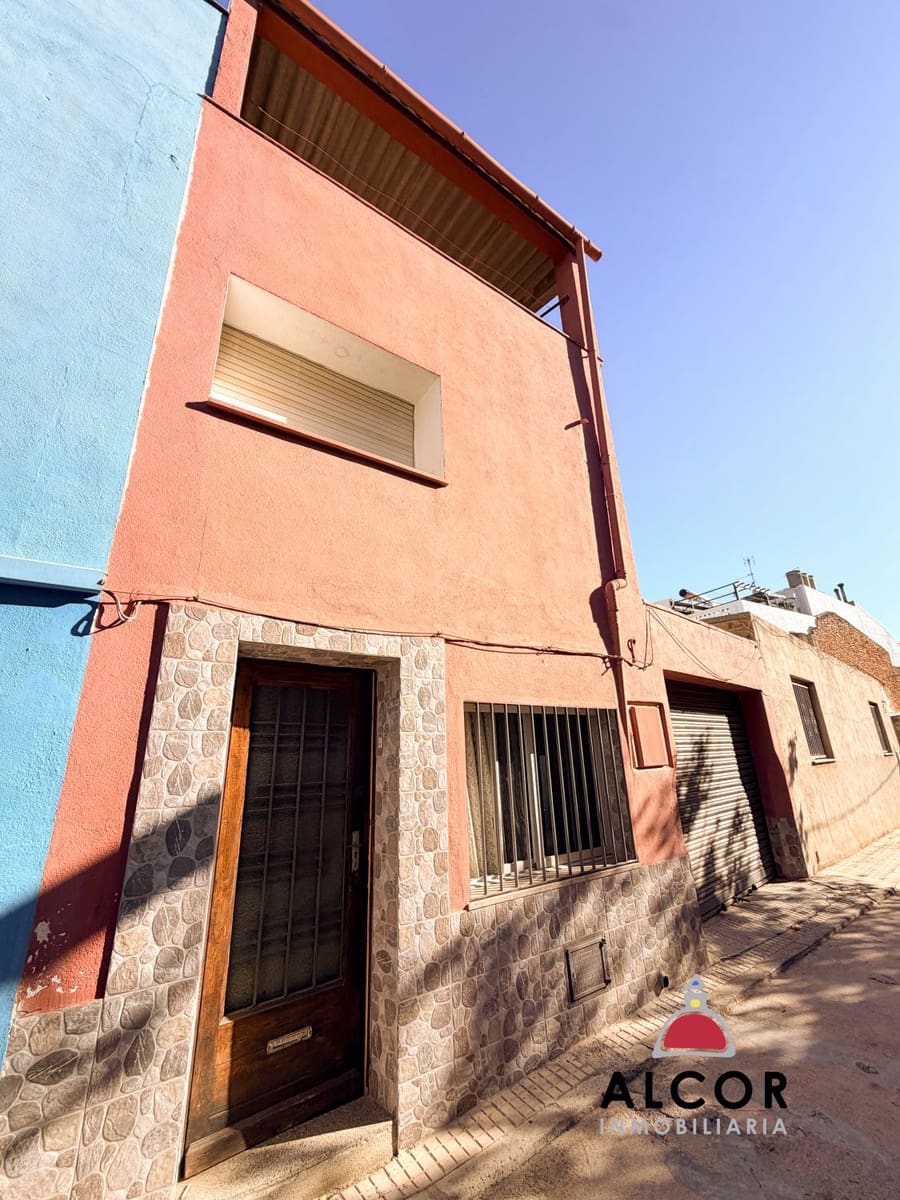 4 chambre Villa/Maison Mitoyenne à vendre à Calig avec garage - 125 000 € (Ref: 10090156)