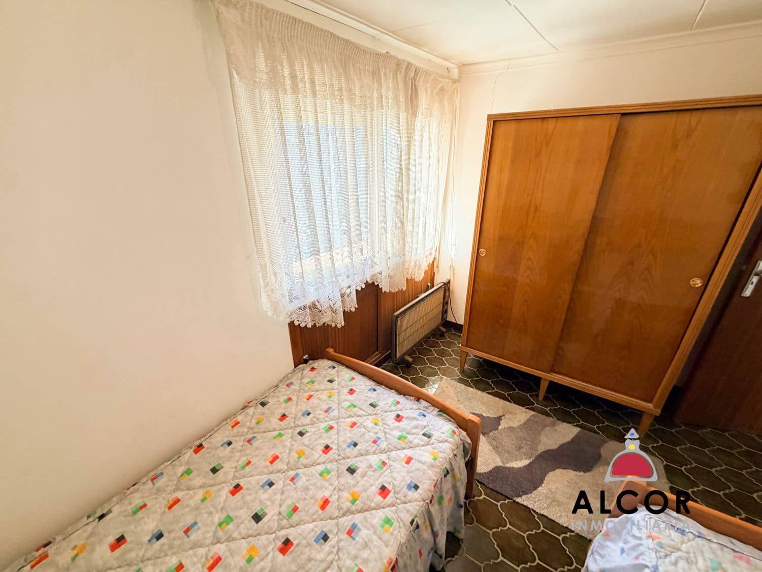 4 chambre Villa/Maison Mitoyenne à vendre à Calig avec garage - 125 000 € (Ref: 10090156)