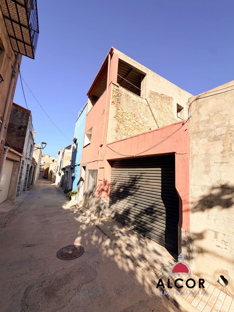 4 chambre Villa/Maison Mitoyenne à vendre à Calig avec garage - 125 000 € (Ref: 10090156)