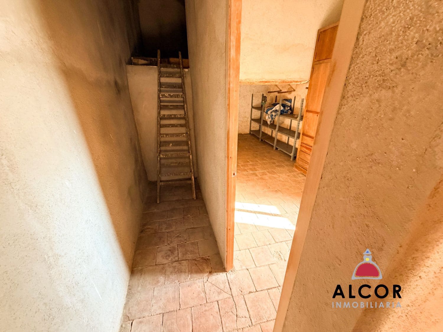 4 chambre Villa/Maison Mitoyenne à vendre à Calig avec garage - 125 000 € (Ref: 10090156)