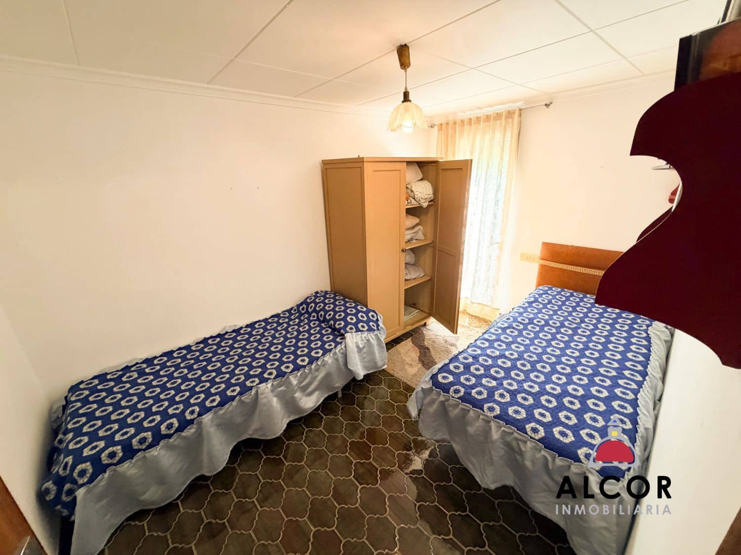 4 chambre Villa/Maison Mitoyenne à vendre à Calig avec garage - 125 000 € (Ref: 10090156)