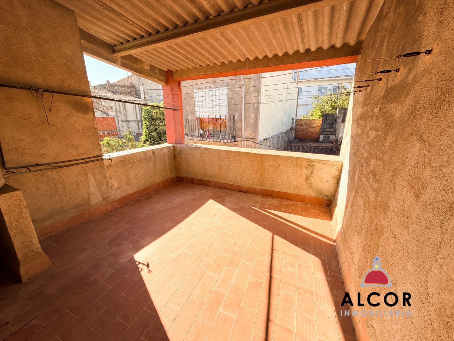 4 chambre Villa/Maison Mitoyenne à vendre à Calig avec garage - 125 000 € (Ref: 10090156)