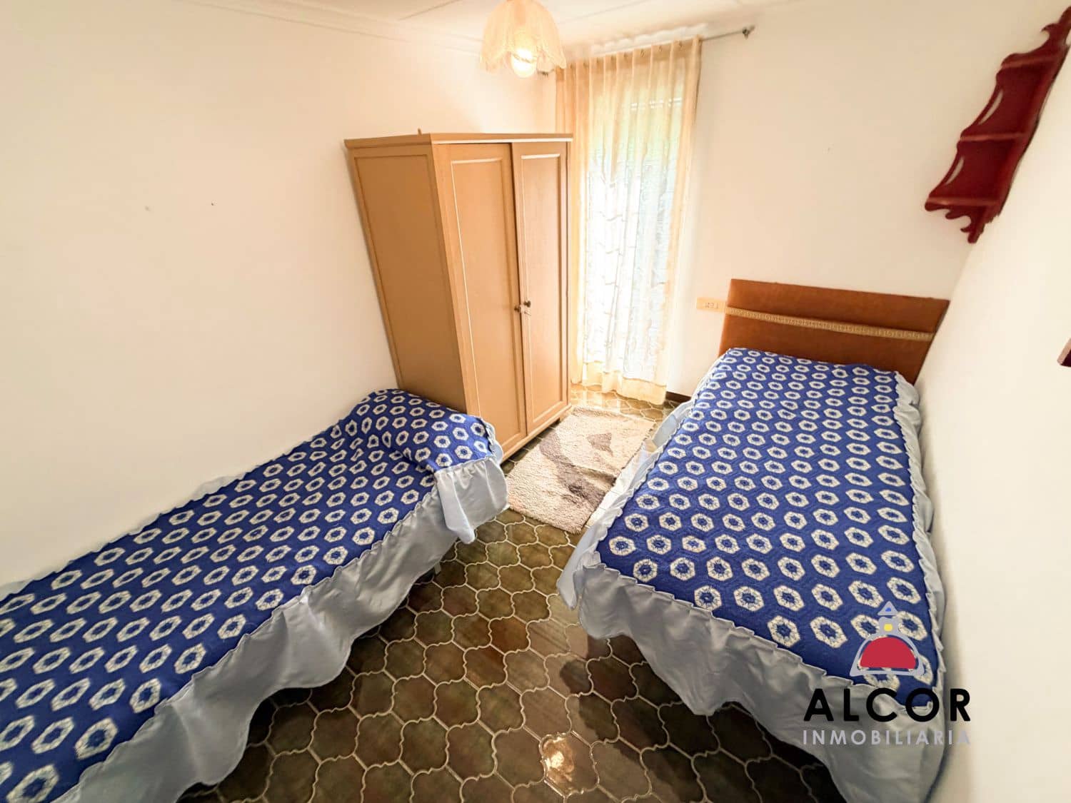 4 chambre Villa/Maison Mitoyenne à vendre à Calig avec garage - 125 000 € (Ref: 10090156)