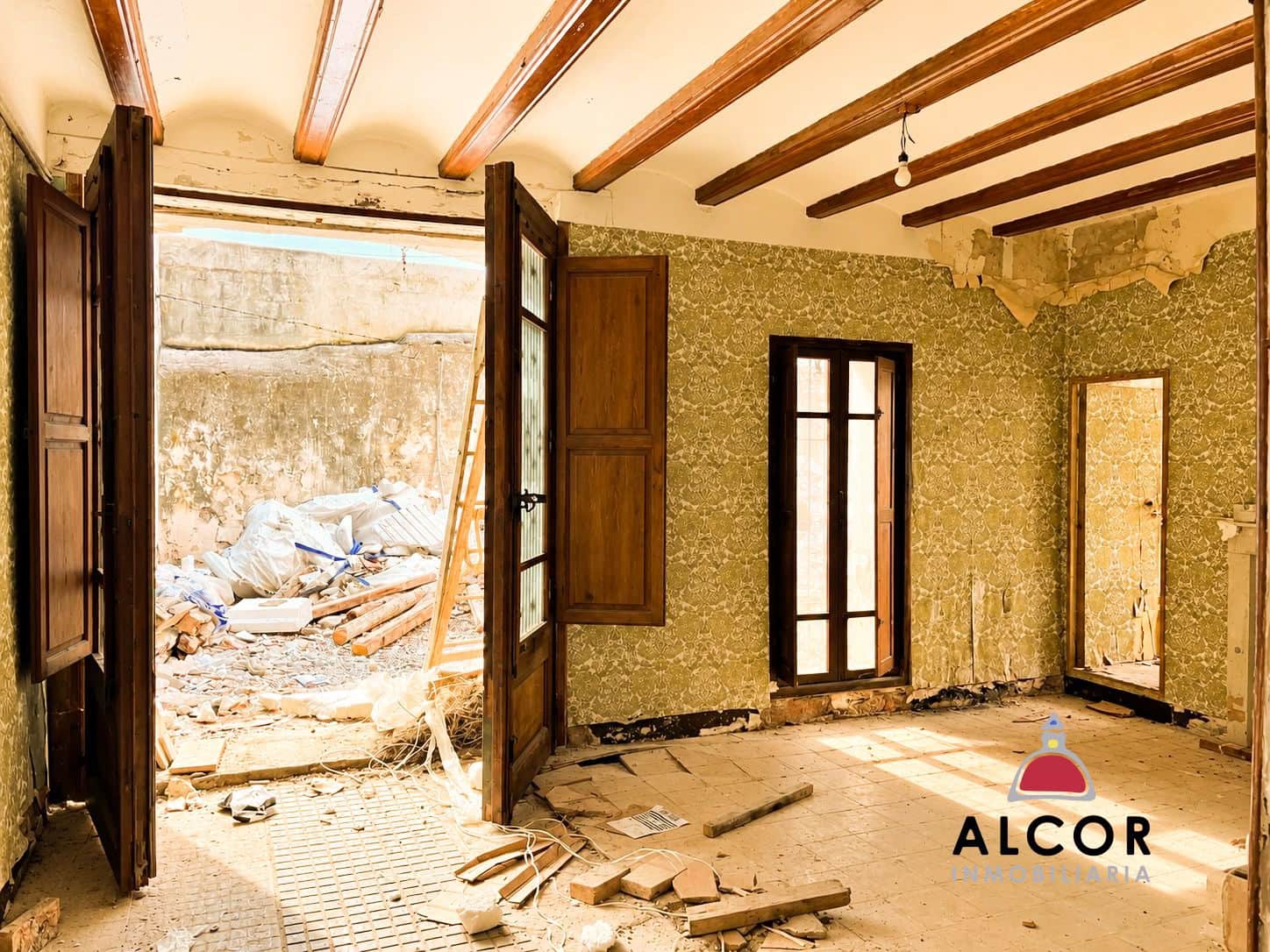 5 bedroom Townhouse for sale in Benicarlo - € 250,000 (Ref: 10110919)