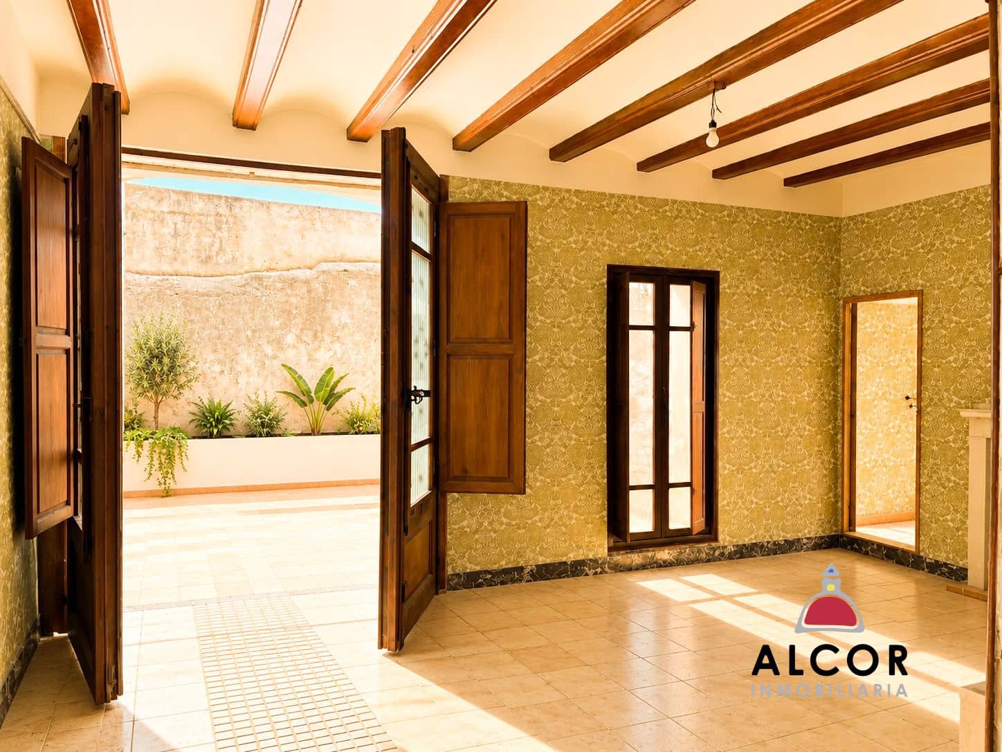 5 bedroom Townhouse for sale in Benicarlo - € 250,000 (Ref: 10110919)