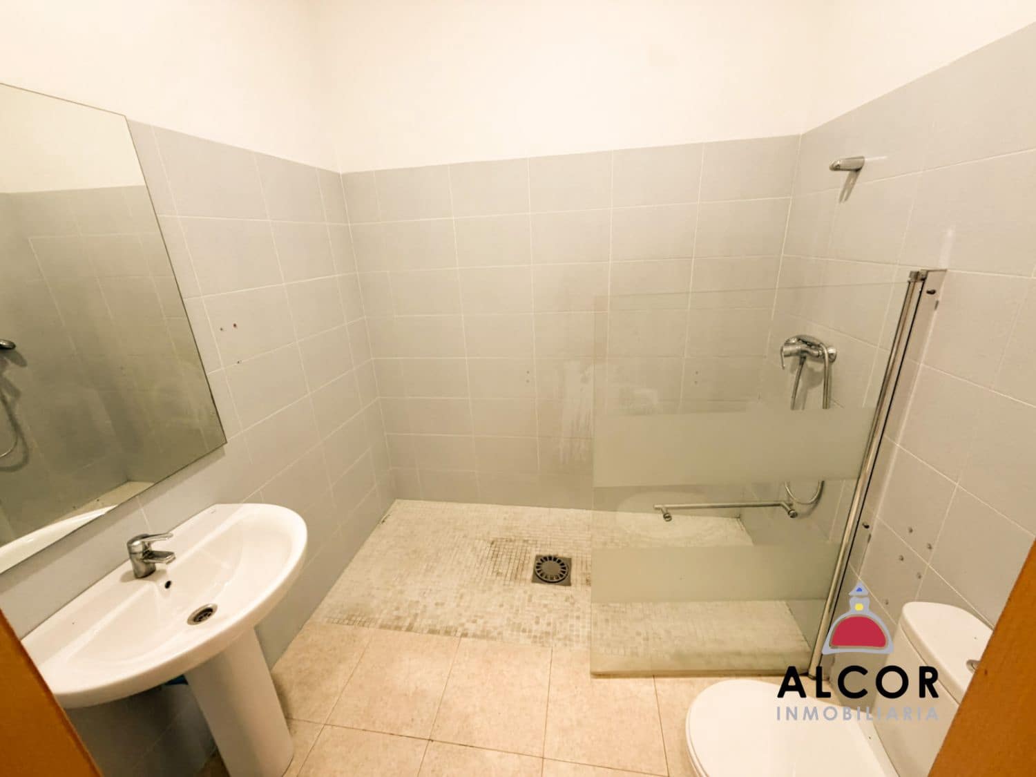 Komercyjne do wynajęcia w Benicarlo - 1 800 € (Ref: 10131318)