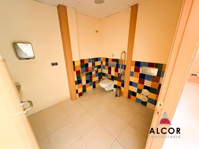Komercyjne do wynajęcia w Benicarló - 1 800 € (Ref: 10131318)