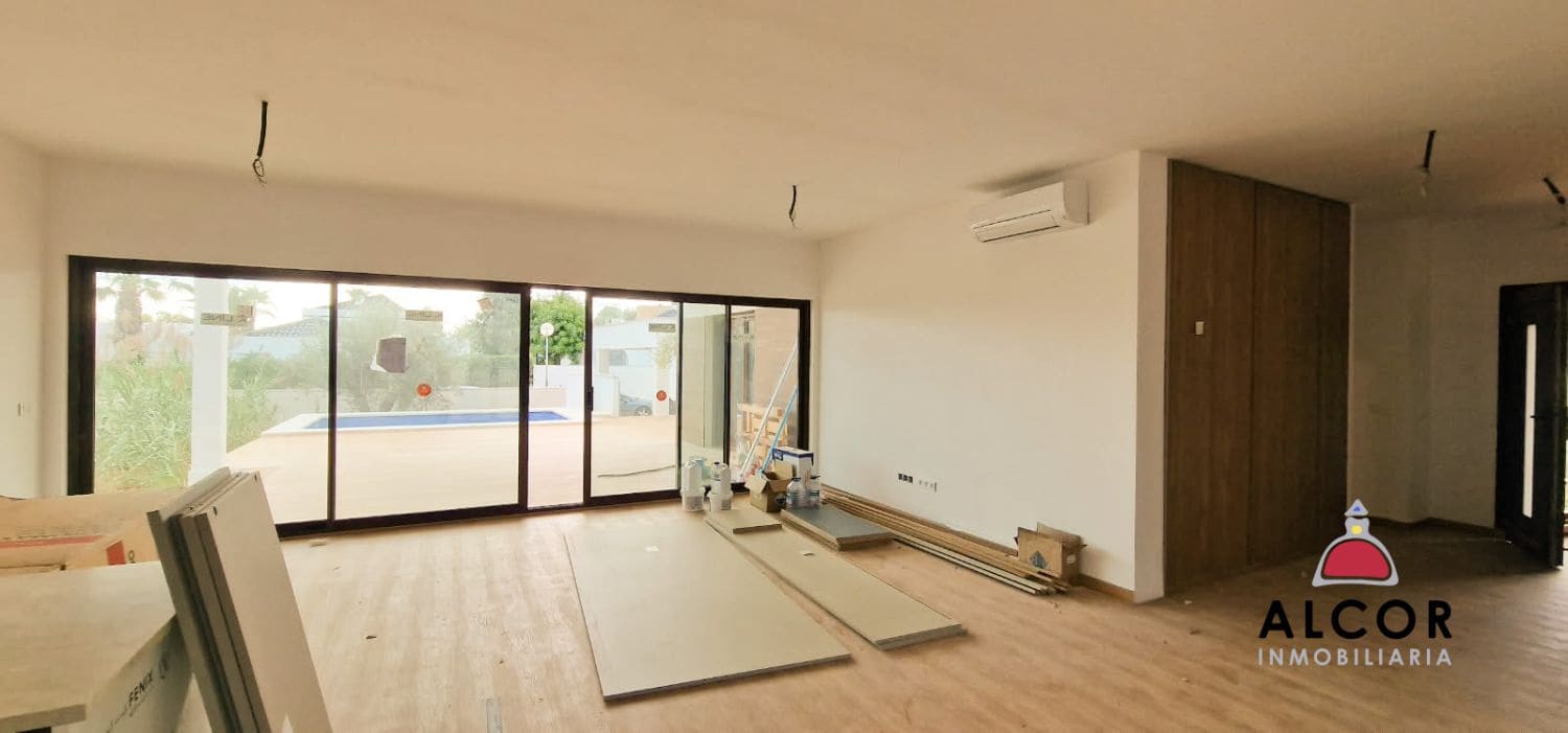3 bedroom Villa for sale in Peniscola with pool garage - € 750,000 (Ref: 10159175)