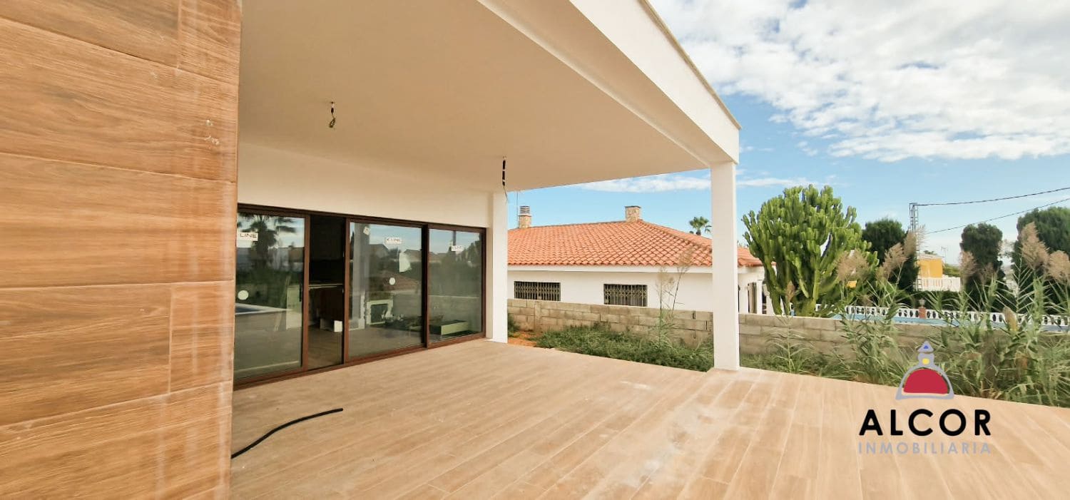 3 bedroom Villa for sale in Peniscola with pool garage - € 750,000 (Ref: 10159175)