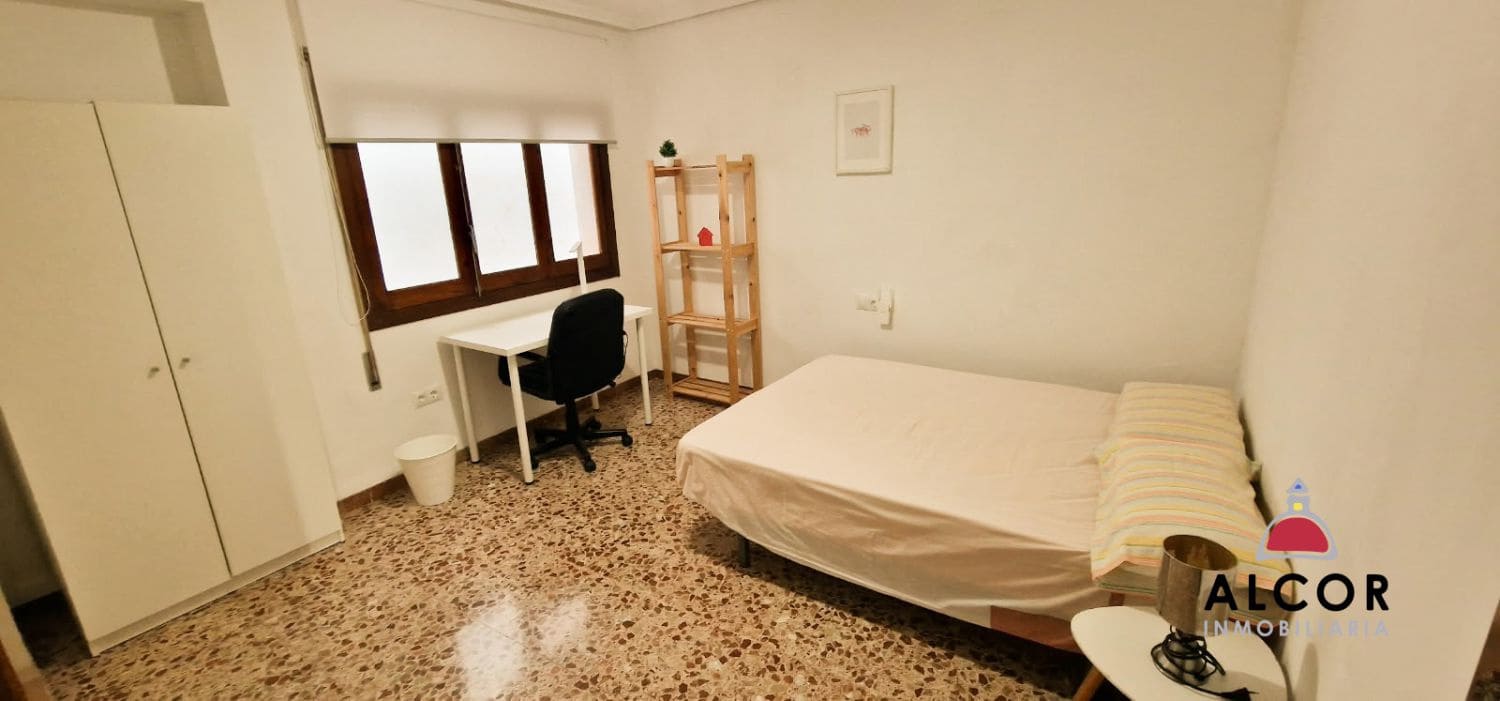 Piso de 6 habitaciones en Benicarló en venta - 197.000 € (Ref: 10171760)