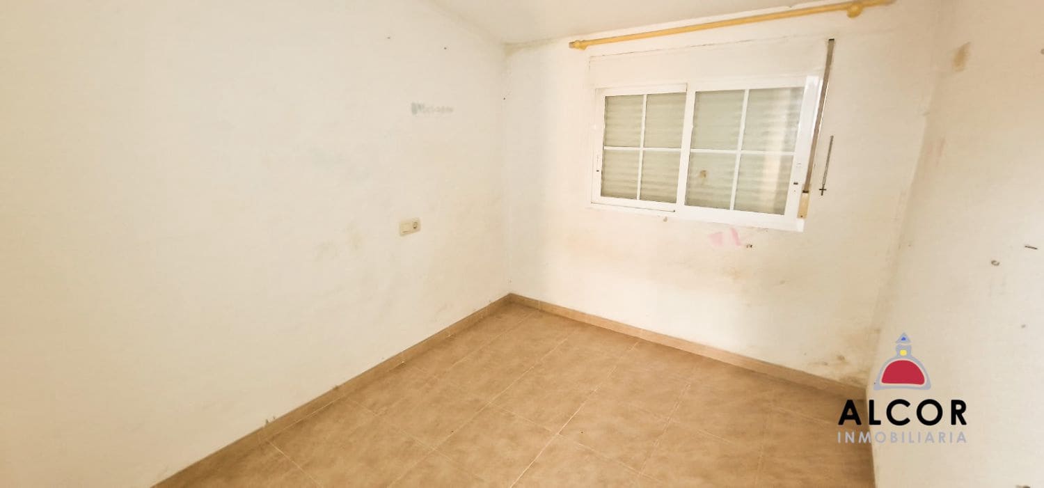 3 bedroom Terraced Villa for sale in Sant Mateu with pool - € 95,000 (Ref: 10184355)