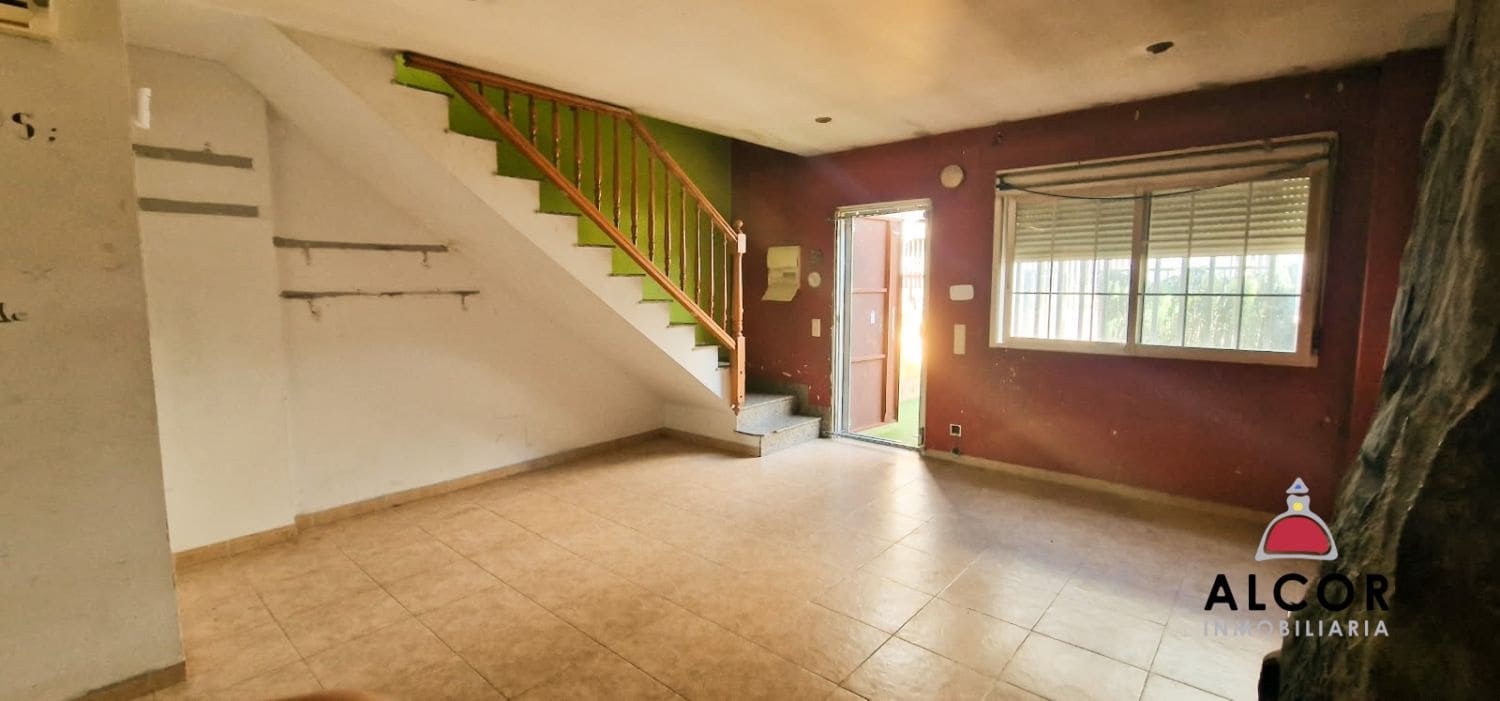 3 bedroom Terraced Villa for sale in Sant Mateu with pool - € 95,000 (Ref: 10184355)