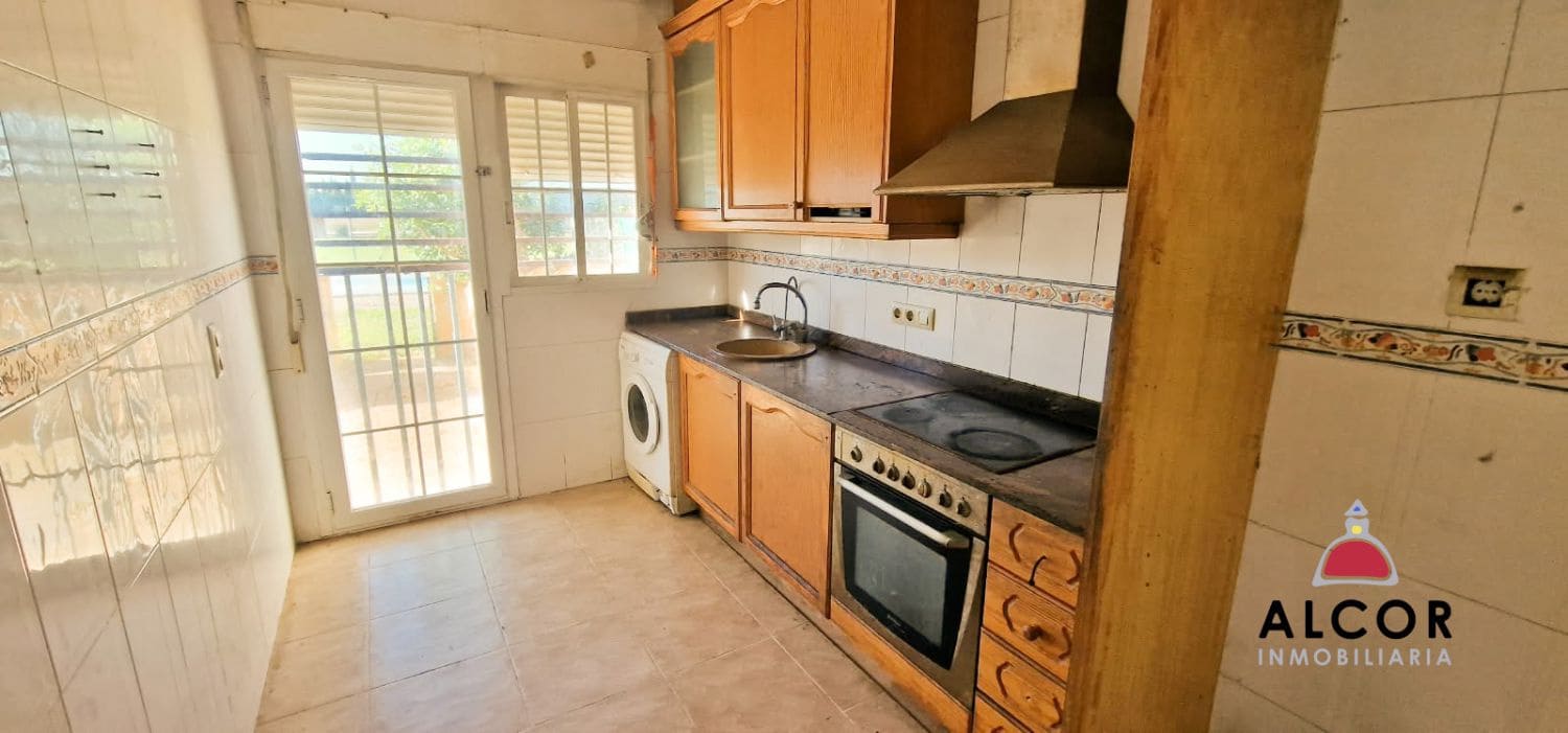 3 bedroom Terraced Villa for sale in Sant Mateu with pool - € 95,000 (Ref: 10184355)