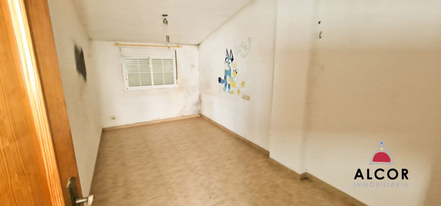3 bedroom Terraced Villa for sale in Sant Mateu with pool - € 95,000 (Ref: 10184355)