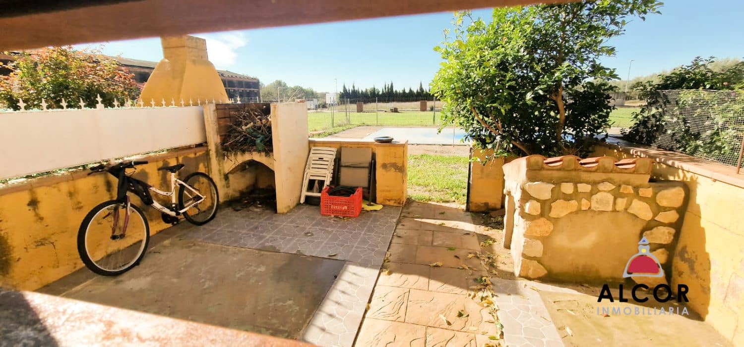 3 bedroom Terraced Villa for sale in Sant Mateu with pool - € 95,000 (Ref: 10184355)
