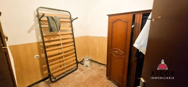 4 bedroom Townhouse for sale in Benicarló - € 103,000 (Ref: 10184356)