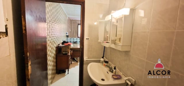 4 bedroom Townhouse for sale in Benicarló - € 103,000 (Ref: 10184356)