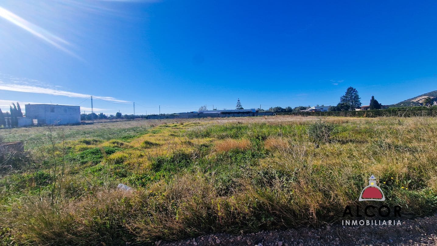 Grunde uden byggetilladelser til salg i Vinaros - € 29.000 (Ref: 8797302)