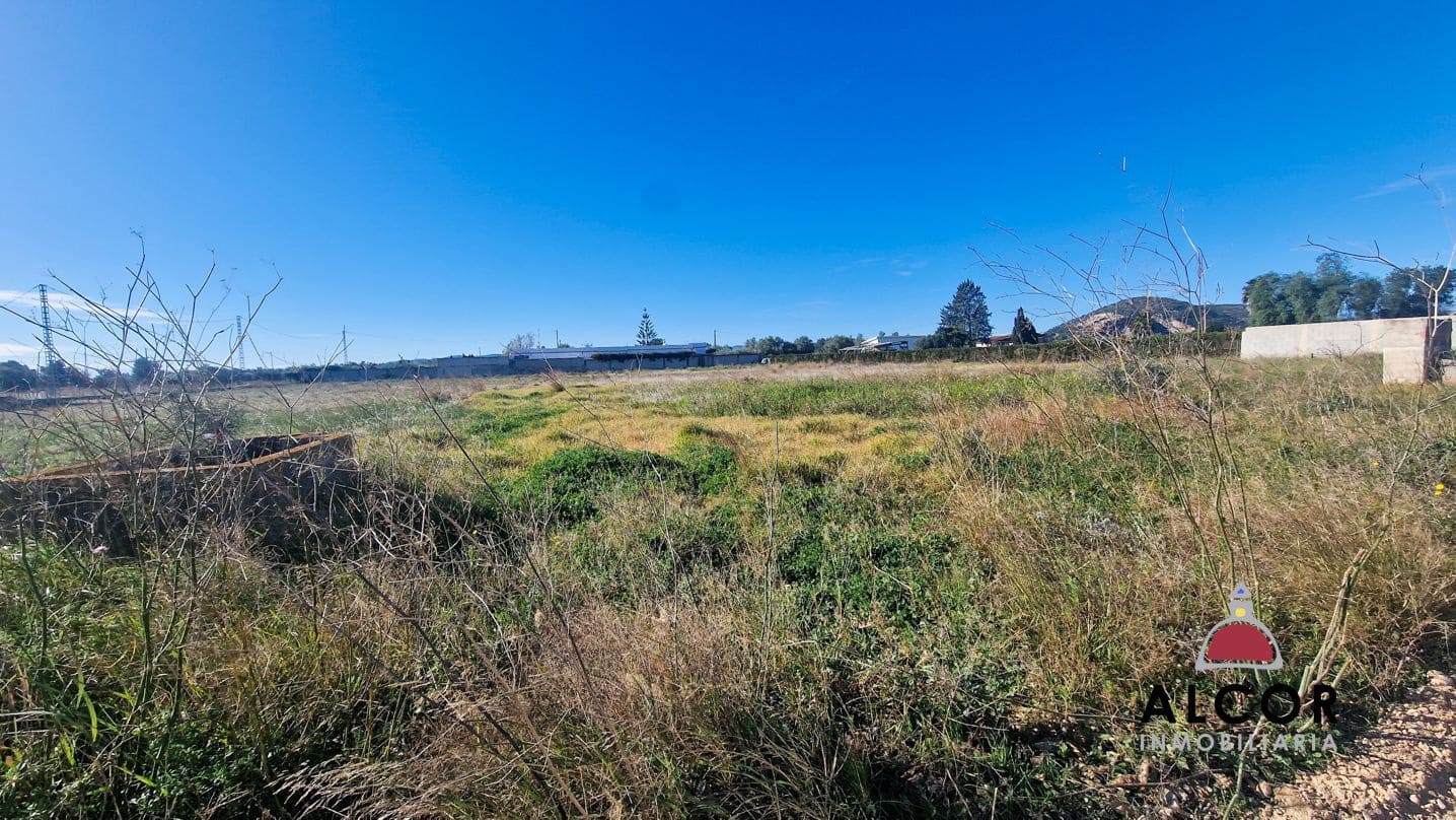 Grunde uden byggetilladelser til salg i Vinaros - € 29.000 (Ref: 8797302)