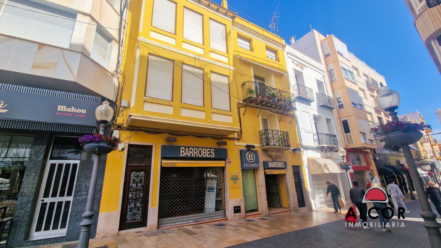 Kommersiell till salu i Vinaros - 450 000 € (Ref: 8927217)