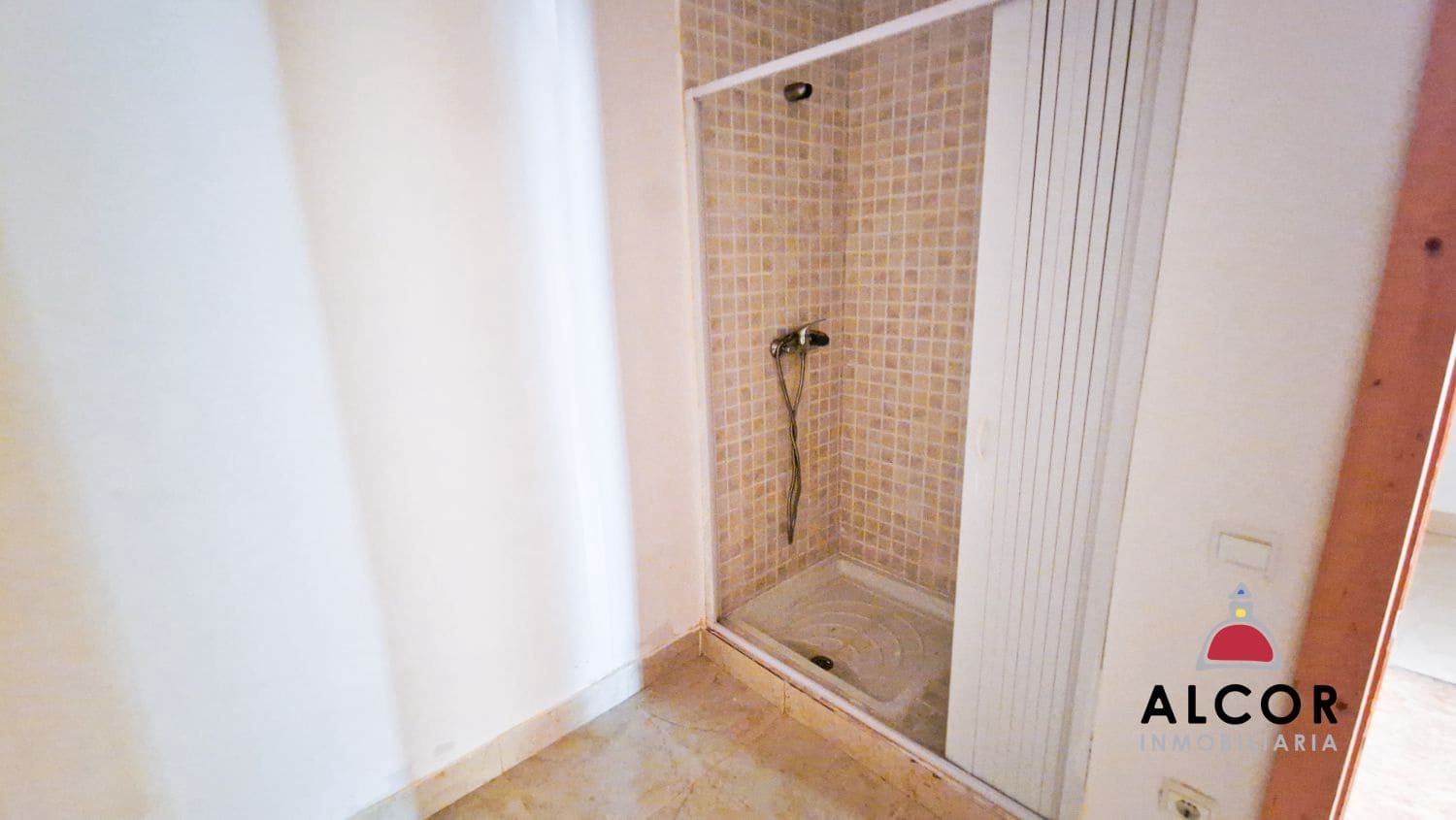 Kaupallinen myytävänä paikassa Vinaros - 60 000 € (Ref: 8927227)