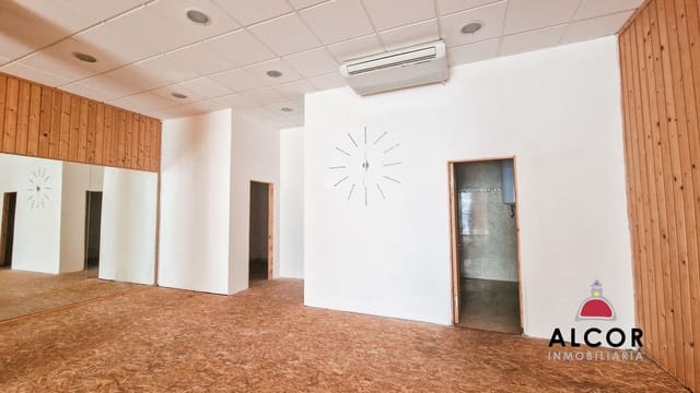 Commercieel te koop in Vinaròs - € 60.000 (Ref: 8927227)