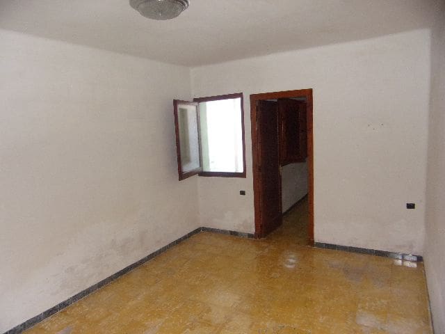 Casa de 6 habitaciones en Benicarló en venta - 135.000 € (Ref: 9015489)