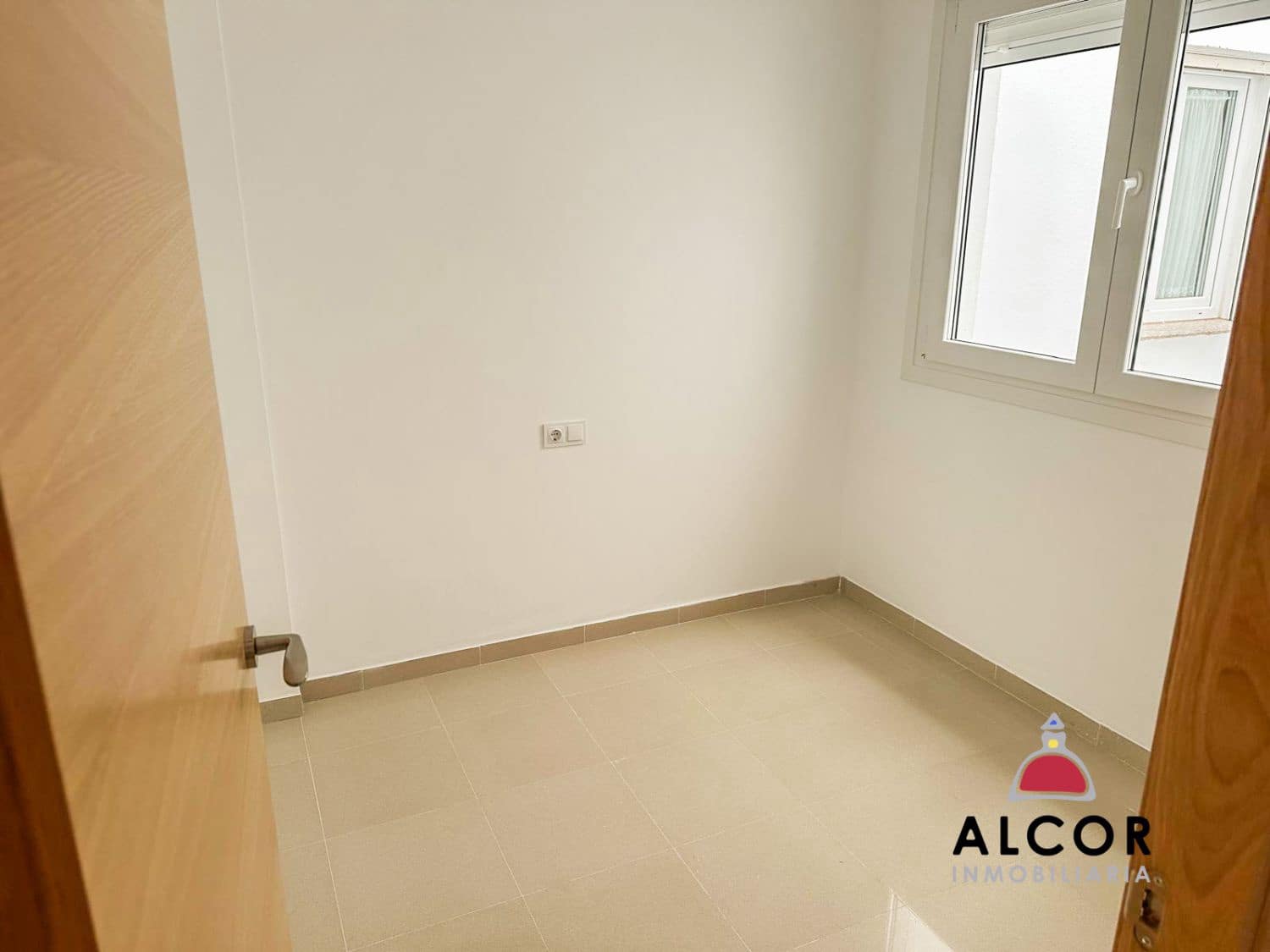 Piso de 3 habitaciones en Benicarló en venta con garaje - 145.000 € (Ref: 9075339)