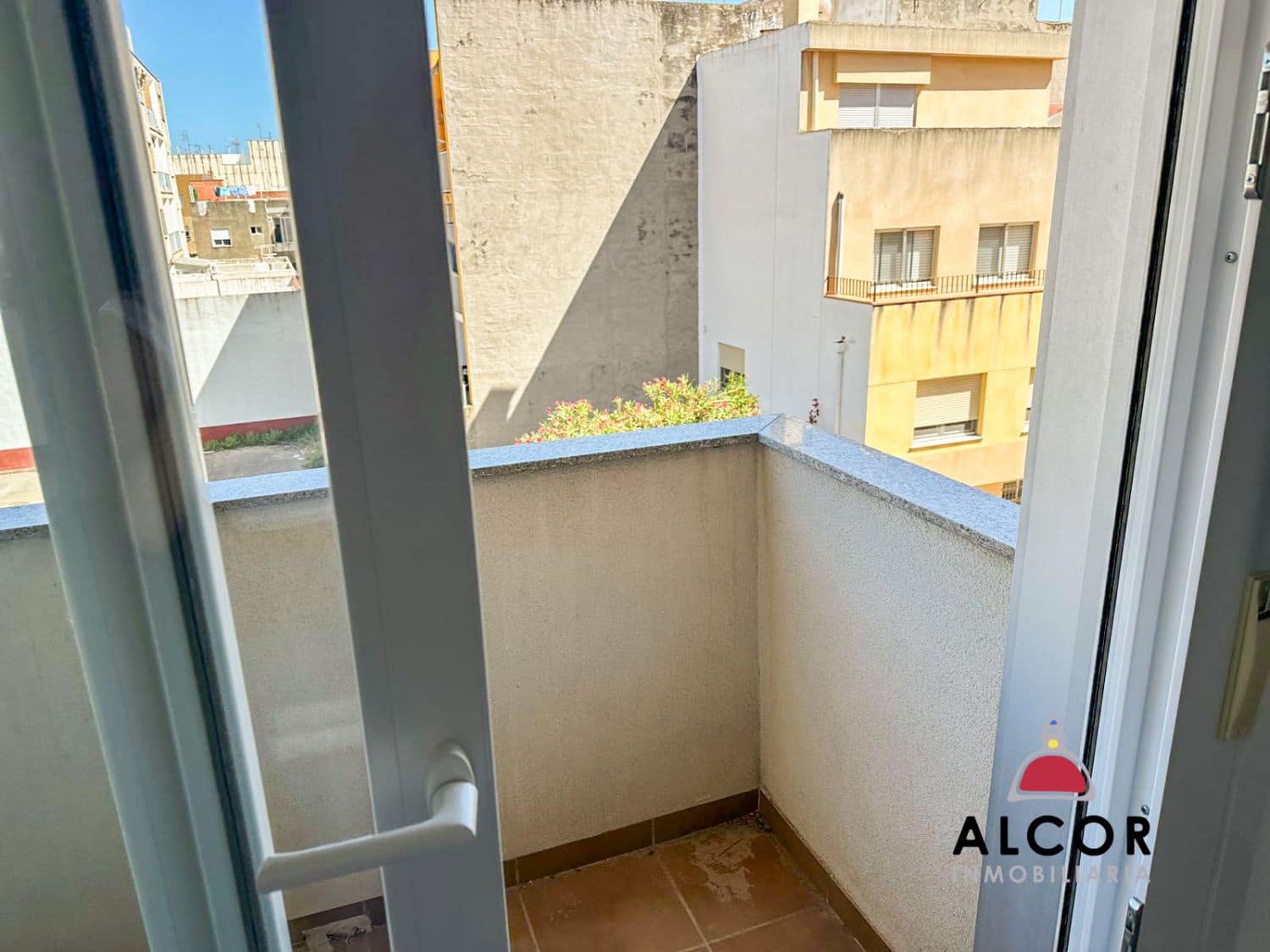 Piso de 3 habitaciones en Benicarló en venta con garaje - 145.000 € (Ref: 9075339)