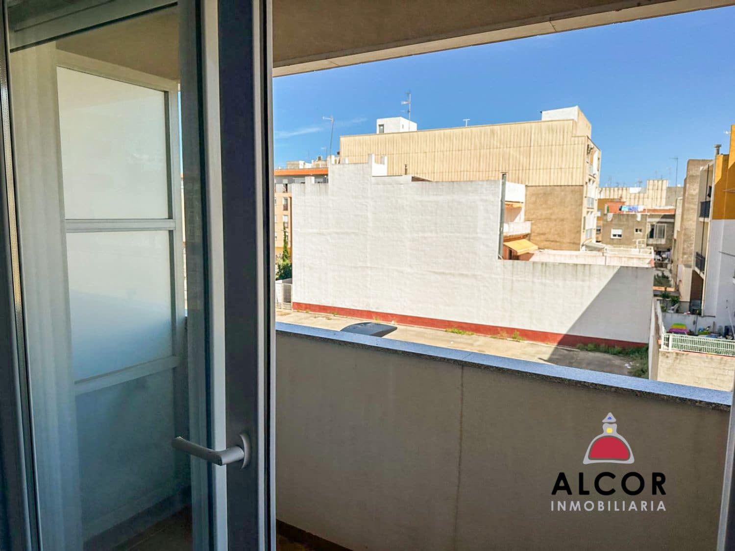 Piso de 3 habitaciones en Benicarló en venta con garaje - 145.000 € (Ref: 9075339)