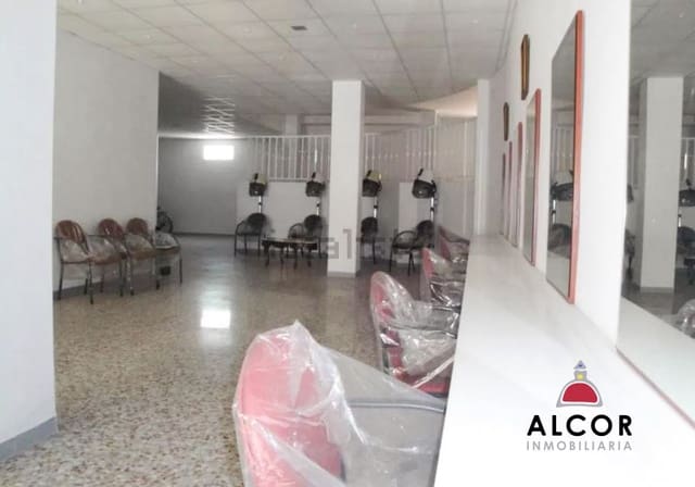 Kaupallinen myytävänä paikassa Benicarló - 103 000 € (Ref: 9103141)