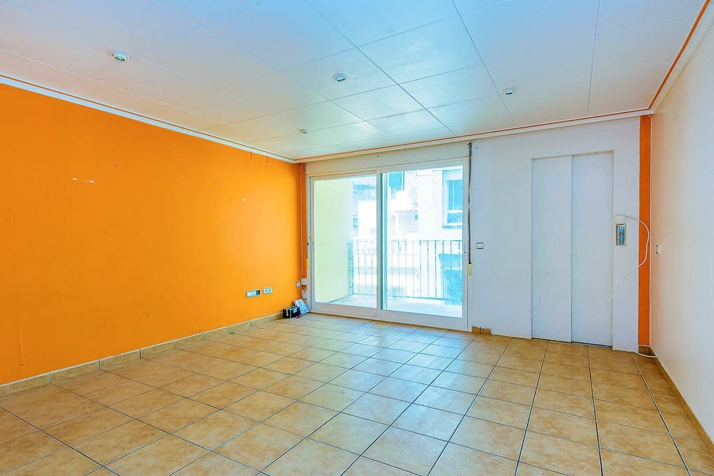 Commercial for sale in Vinaros - € 226,000 (Ref: 9165056)