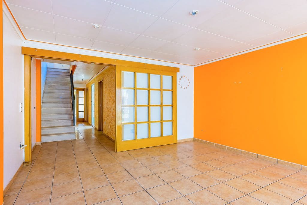 Commercial for sale in Vinaros - € 226,000 (Ref: 9165056)