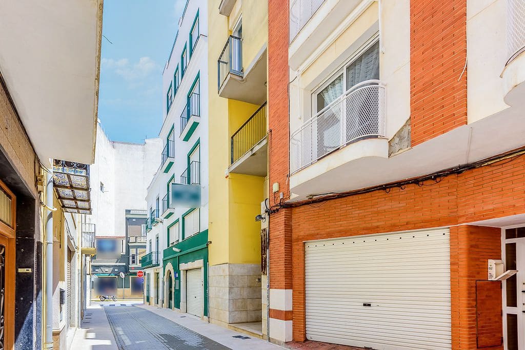 Commercial for sale in Vinaros - € 226,000 (Ref: 9165056)