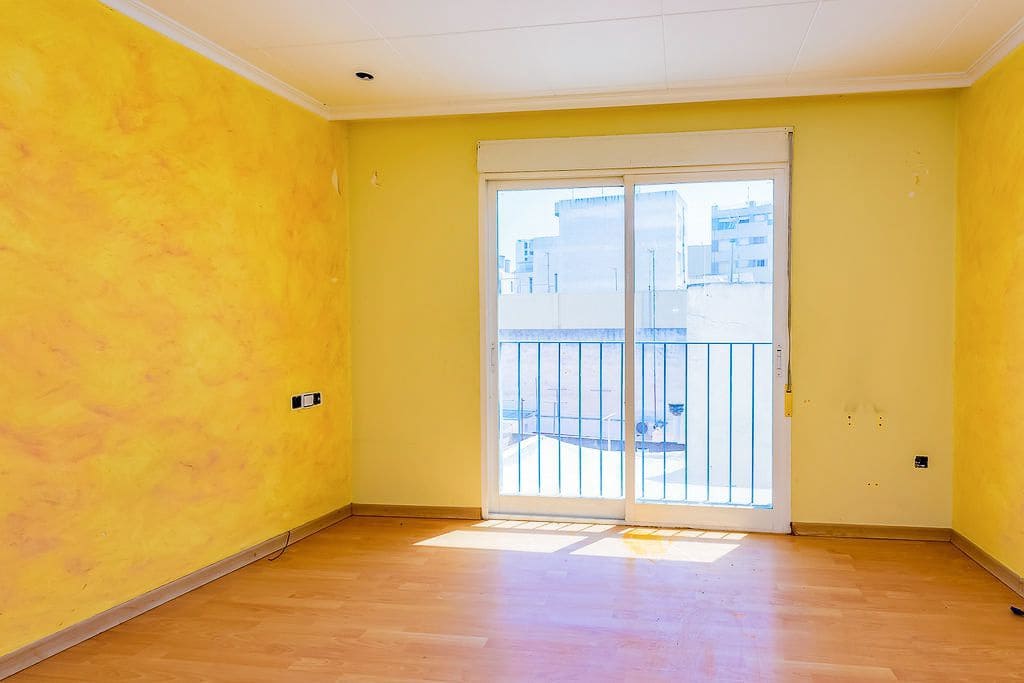 Commercial for sale in Vinaros - € 226,000 (Ref: 9165056)