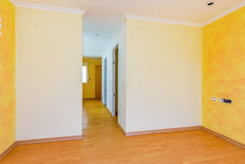 Commercial for sale in Vinaros - € 226,000 (Ref: 9165056)