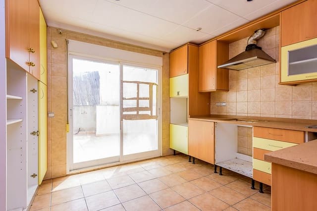 Commercial for sale in Vinaròs - € 226,000 (Ref: 9165056)