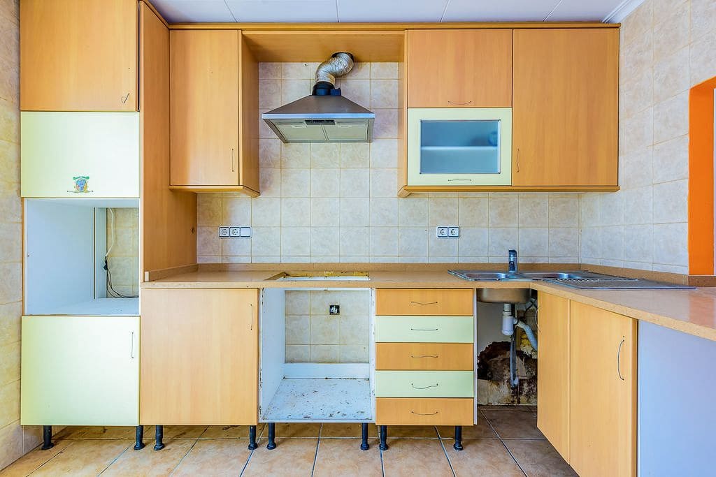 Commercial for sale in Vinaros - € 226,000 (Ref: 9165056)