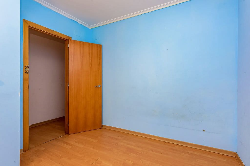 Commercial for sale in Vinaros - € 226,000 (Ref: 9165056)