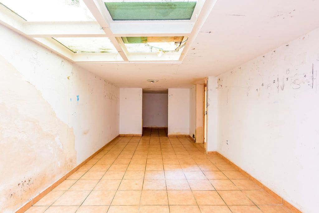 Commercial for sale in Vinaros - € 226,000 (Ref: 9165056)