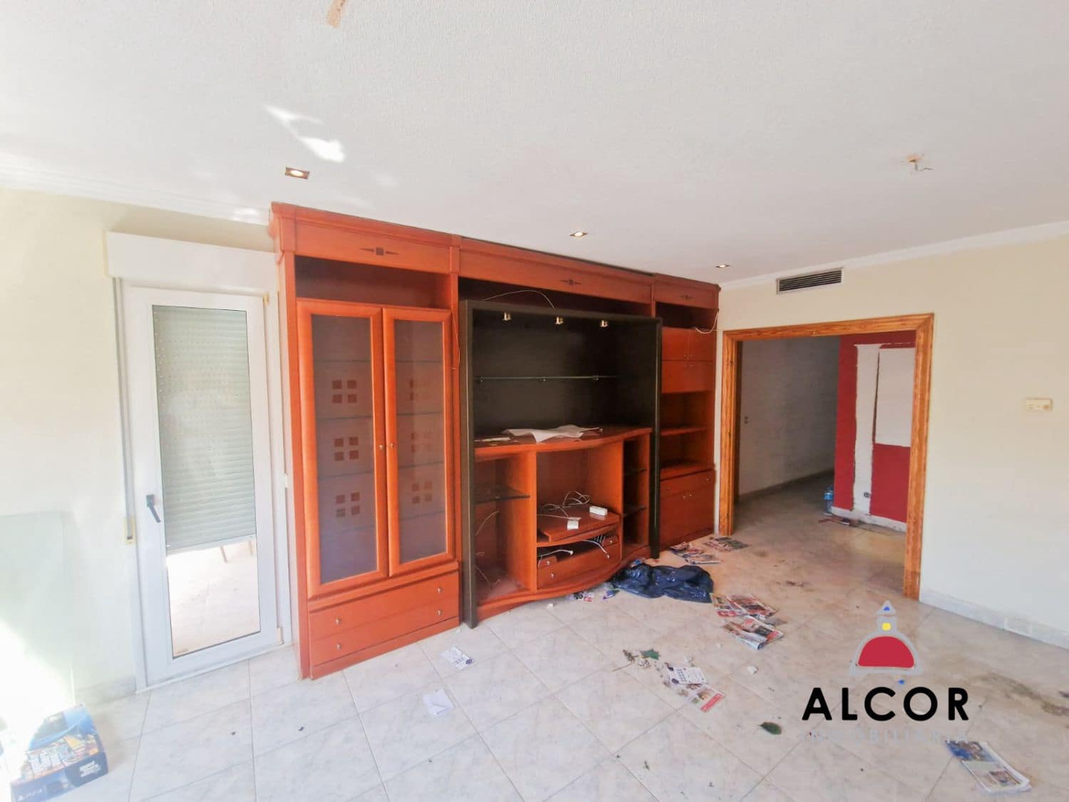 4 bedroom Flat for sale in Alcala de Xivert - € 110,000 (Ref: 9311149)