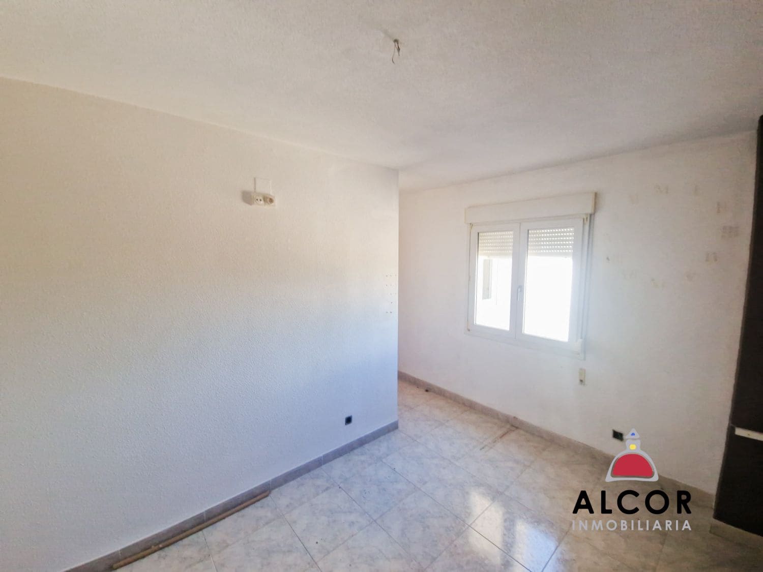 4 bedroom Flat for sale in Alcala de Xivert - € 110,000 (Ref: 9311149)