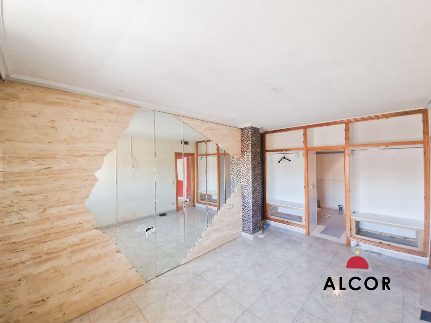 4 bedroom Flat for sale in Alcala de Xivert - € 110,000 (Ref: 9311149)