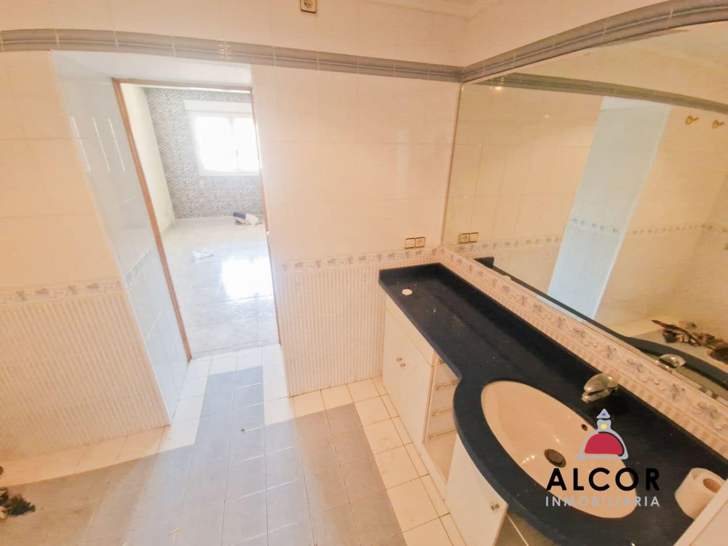 4 bedroom Flat for sale in Alcala de Xivert - € 110,000 (Ref: 9311149)