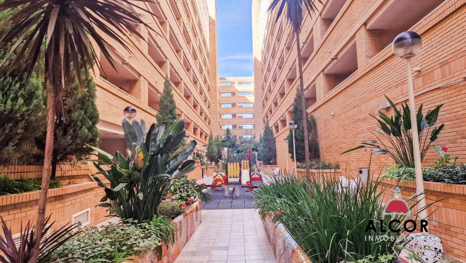 2 chambre Appartement à vendre à Oropesa  avec garage - 125 000 € (Ref: 9345045)