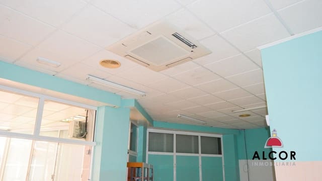 Local Comercial de 2 habitaciones en Oropesa  en venta - 175.000 € (Ref: 9349745)