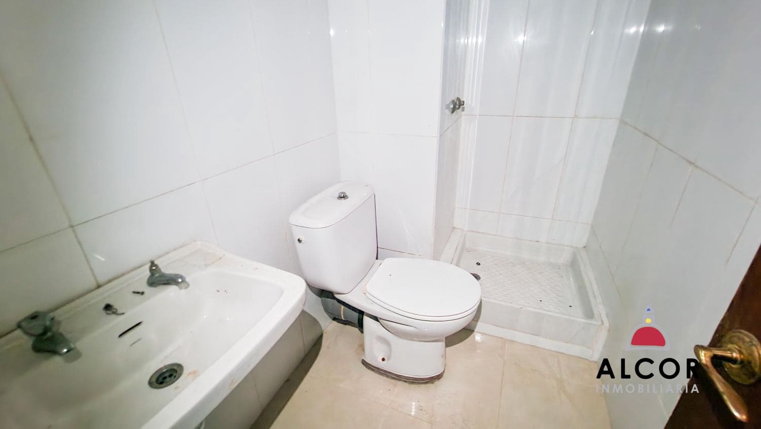 7 soveværelse Rækkehus til salg i Alcala de Xivert - € 37.000 (Ref: 9353794)